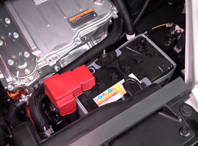 セレナE-Powerのバッテリー交換で後悔？費用相場と寿命の罠
