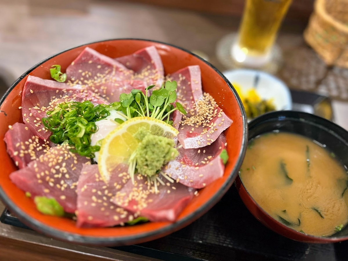 【2026年最新・別府グルメルポ】なぜ「とよ常 別府駅前店」の天丼は世界中の旅人を魅了し続けるのか？湯の街で出会う感動の一杯と創業90年の矜持