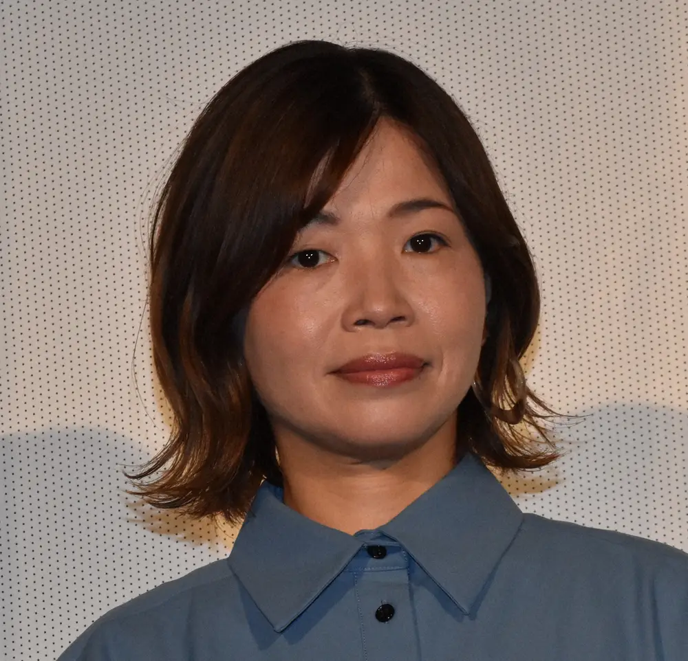 白髪を染めない女性芸能人の真相！近藤サトらグレイヘア移行の決断と現在