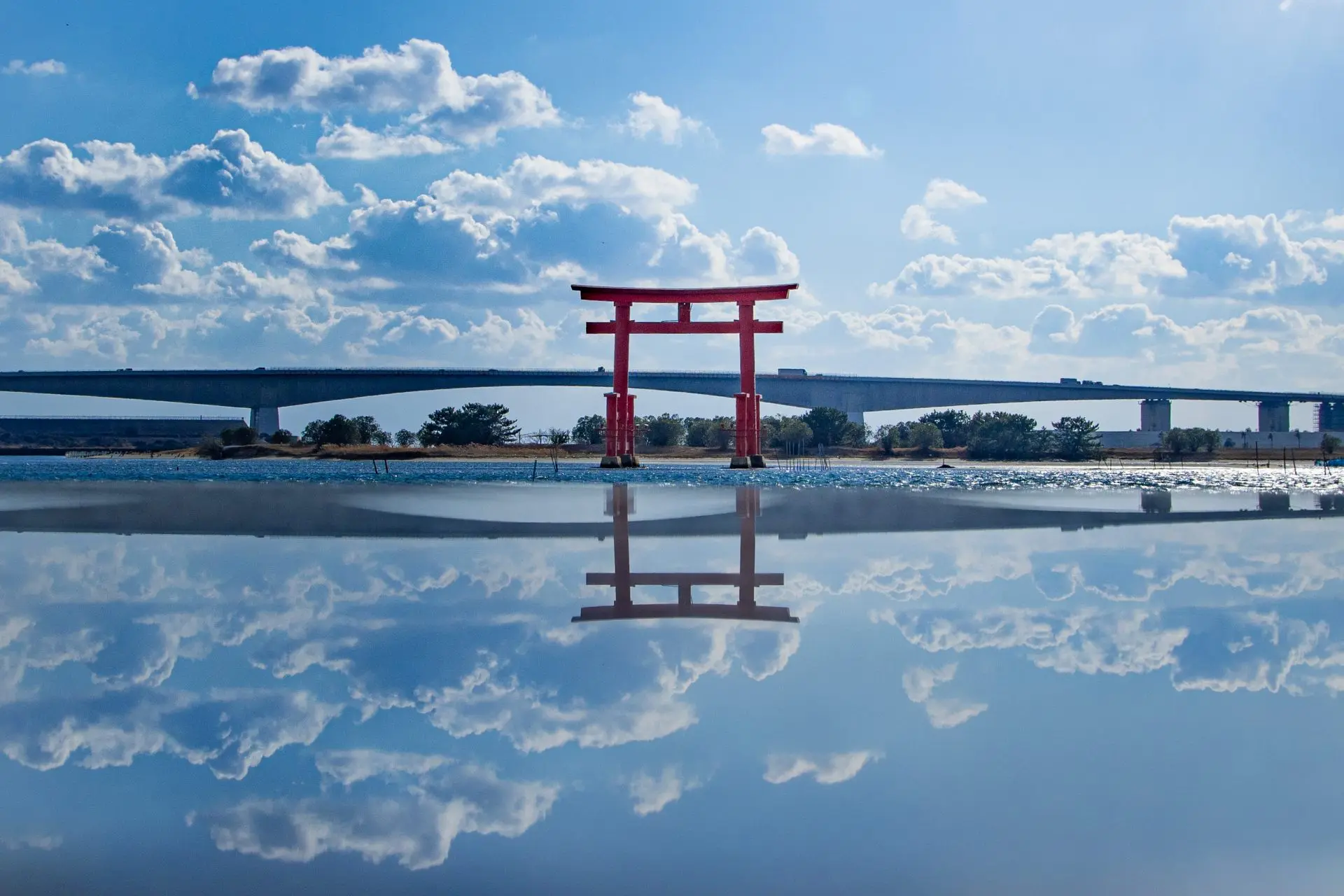 弁天島海浜公園の真実2026｜赤鳥居の夕日と潮干狩りの現在