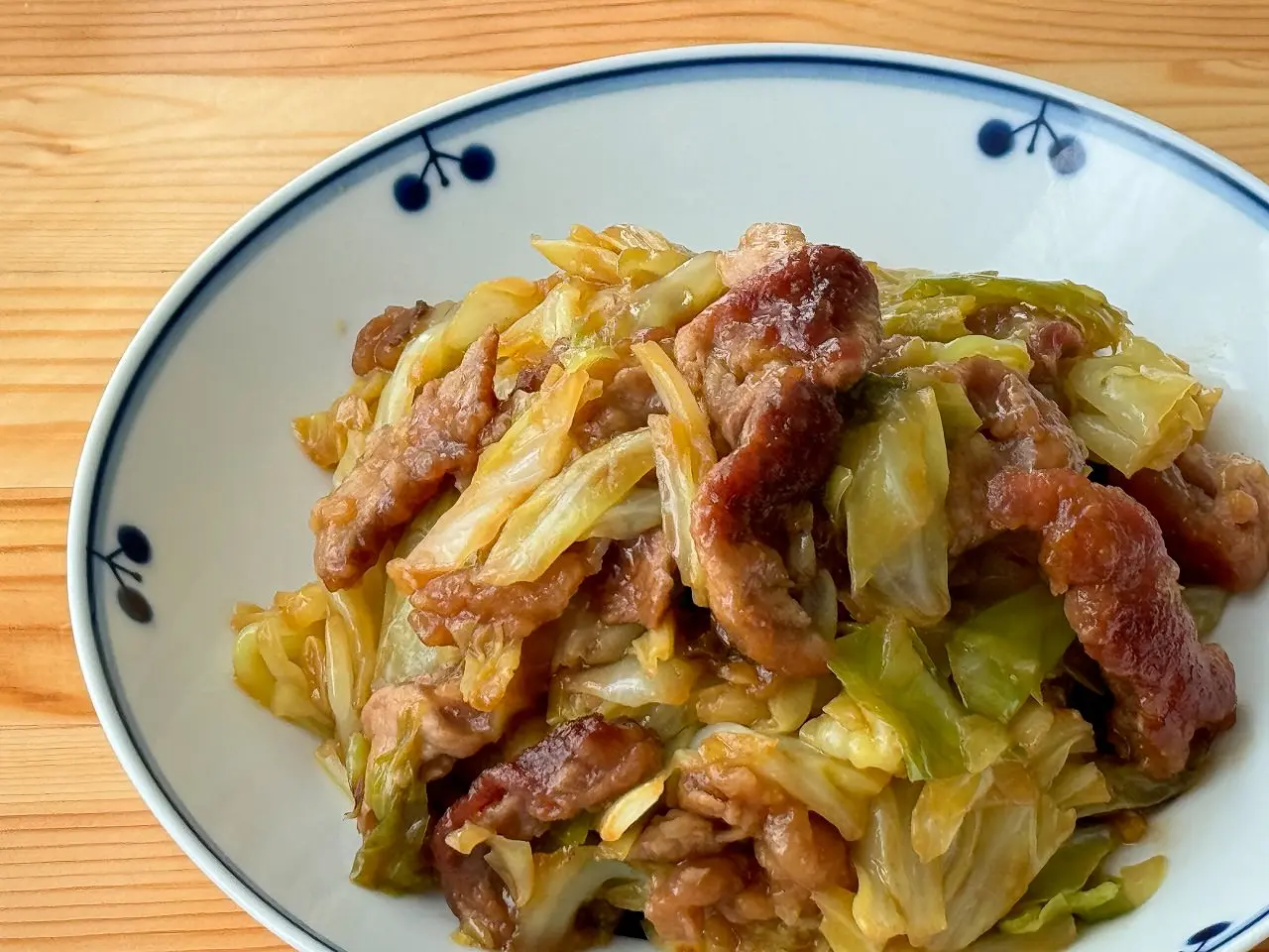 プロが教えるキャベツと豚肉のオイスターソース炒め｜水っぽくならない黄金比