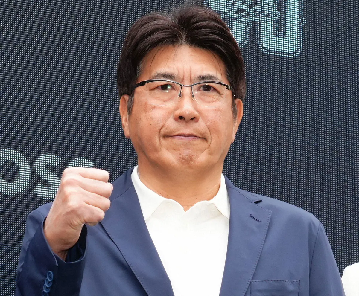 石橋貴明の現在の年齢と若さの秘密は？とんねるずの歩みと最新動向