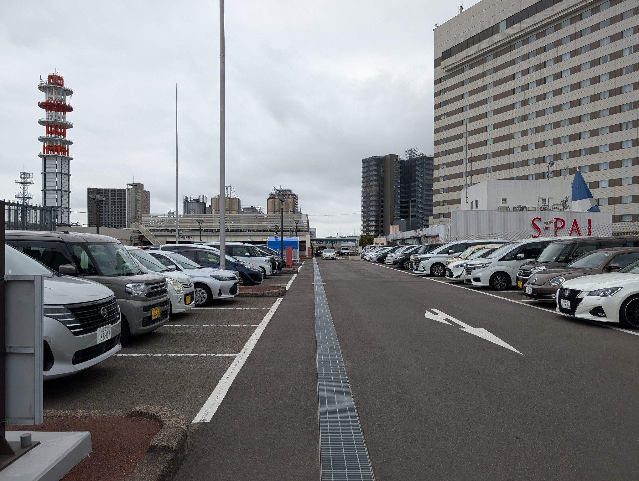 仙台駅屋上駐車場の入口はどこ？2026年最新料金と割引を完全解説