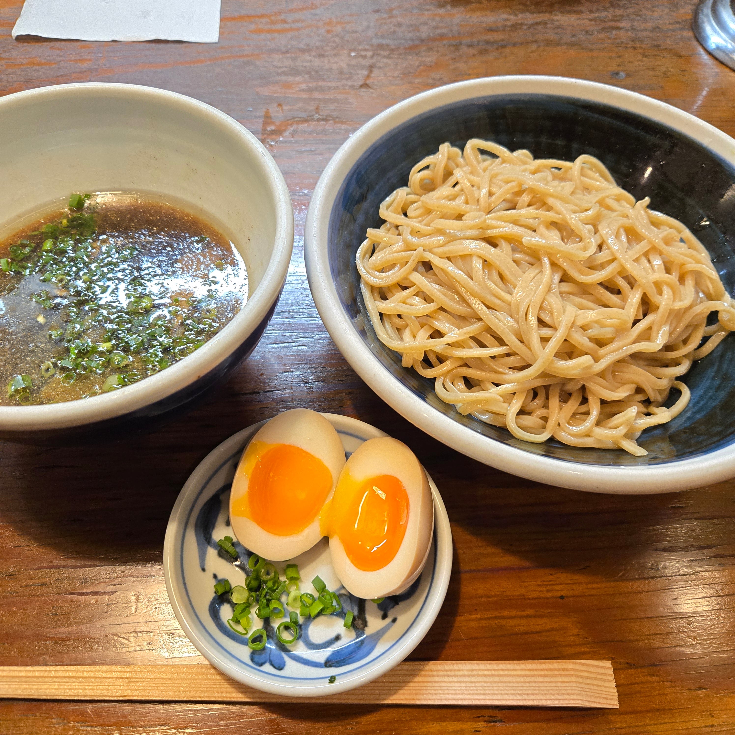 なぜ中毒者が続出？つけそば周一の独特な酸味スープの真相と混雑攻略法