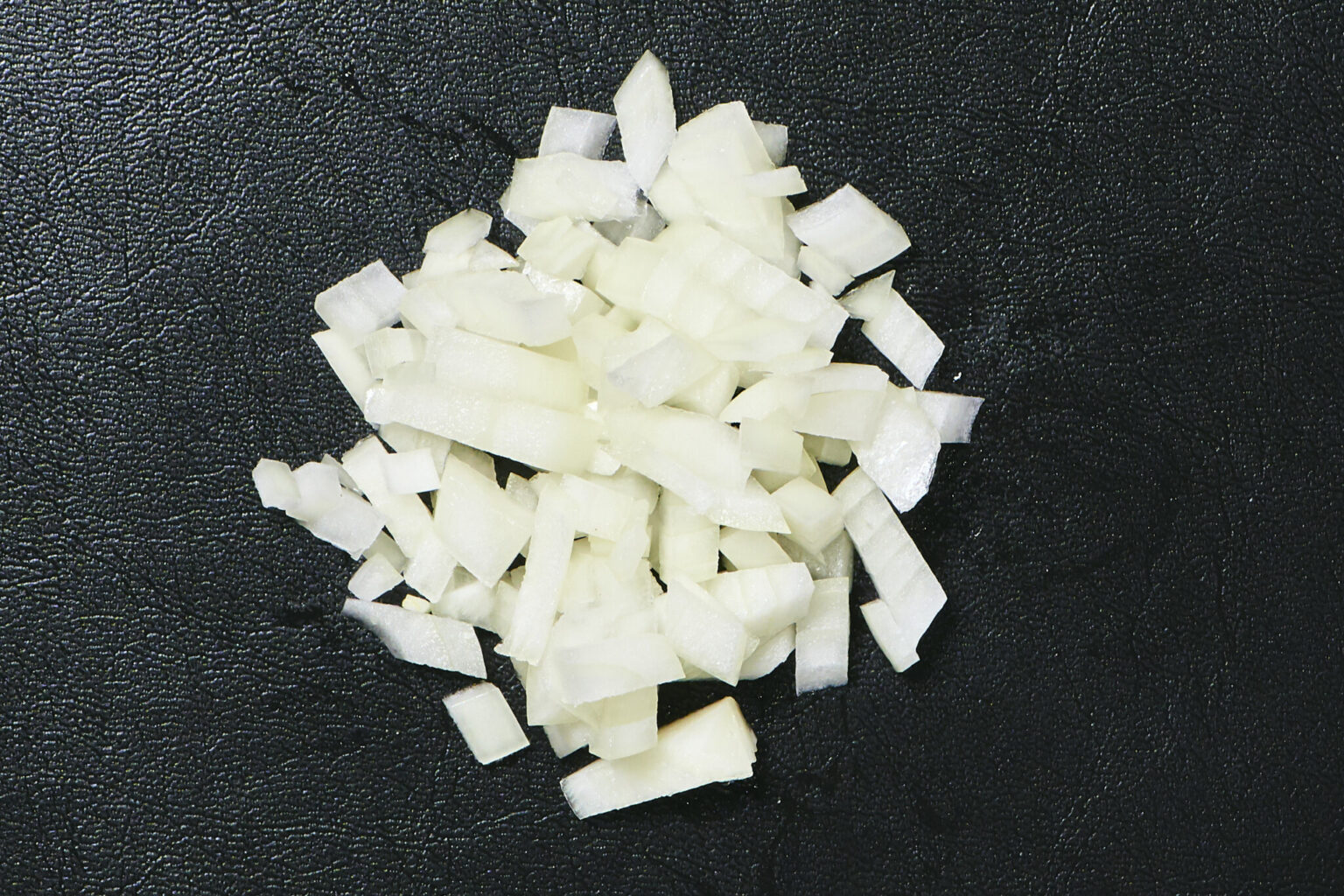 玉ねぎの粗みじん切りで料理が劇的進化！プロの切り方と時短技