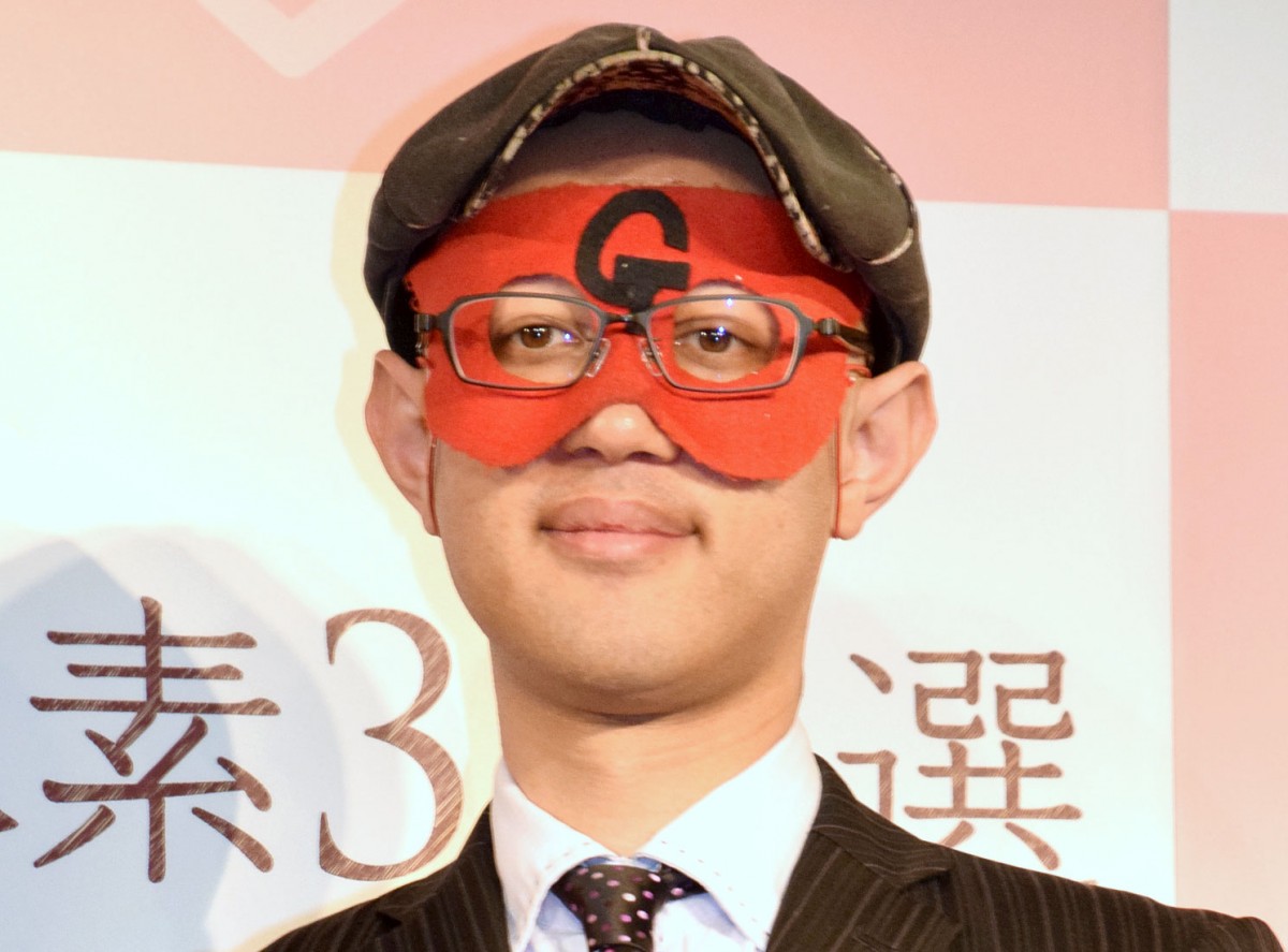 ゲッターズ飯田の素顔はイケメン？仮面を外さない理由と芸人時代を追う