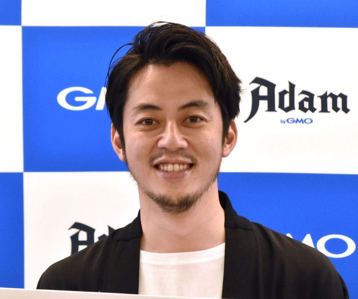 芸人・西野亮廣の現在地｜吉本退所の真相と驚愕の年収・コンビ仲を暴く