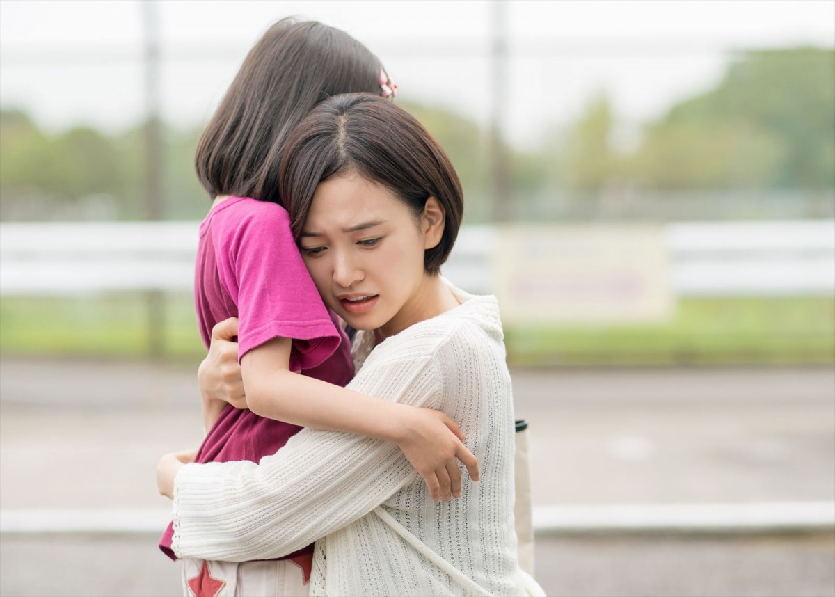 無戸籍だった芸能人の衝撃告白と生い立ちの真実｜300日問題と噂の真相を解明