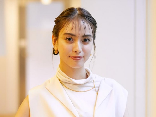 時代を惹きつけるハーフ女性芸能人！進化する表現力と次なる一手