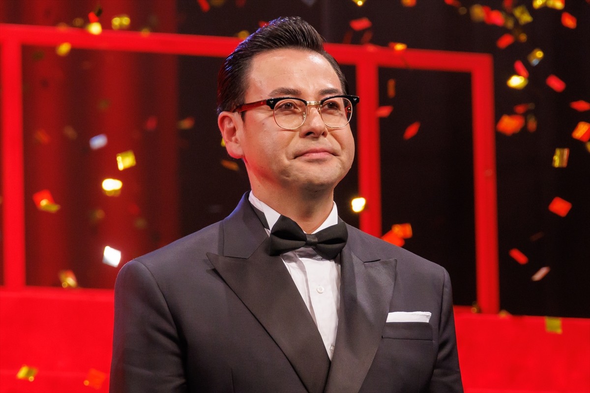 画面を奪う怪演と圧倒的素顔：俳優・鈴木浩介が2026年に魅せる「唯一無二の存在感」の深層