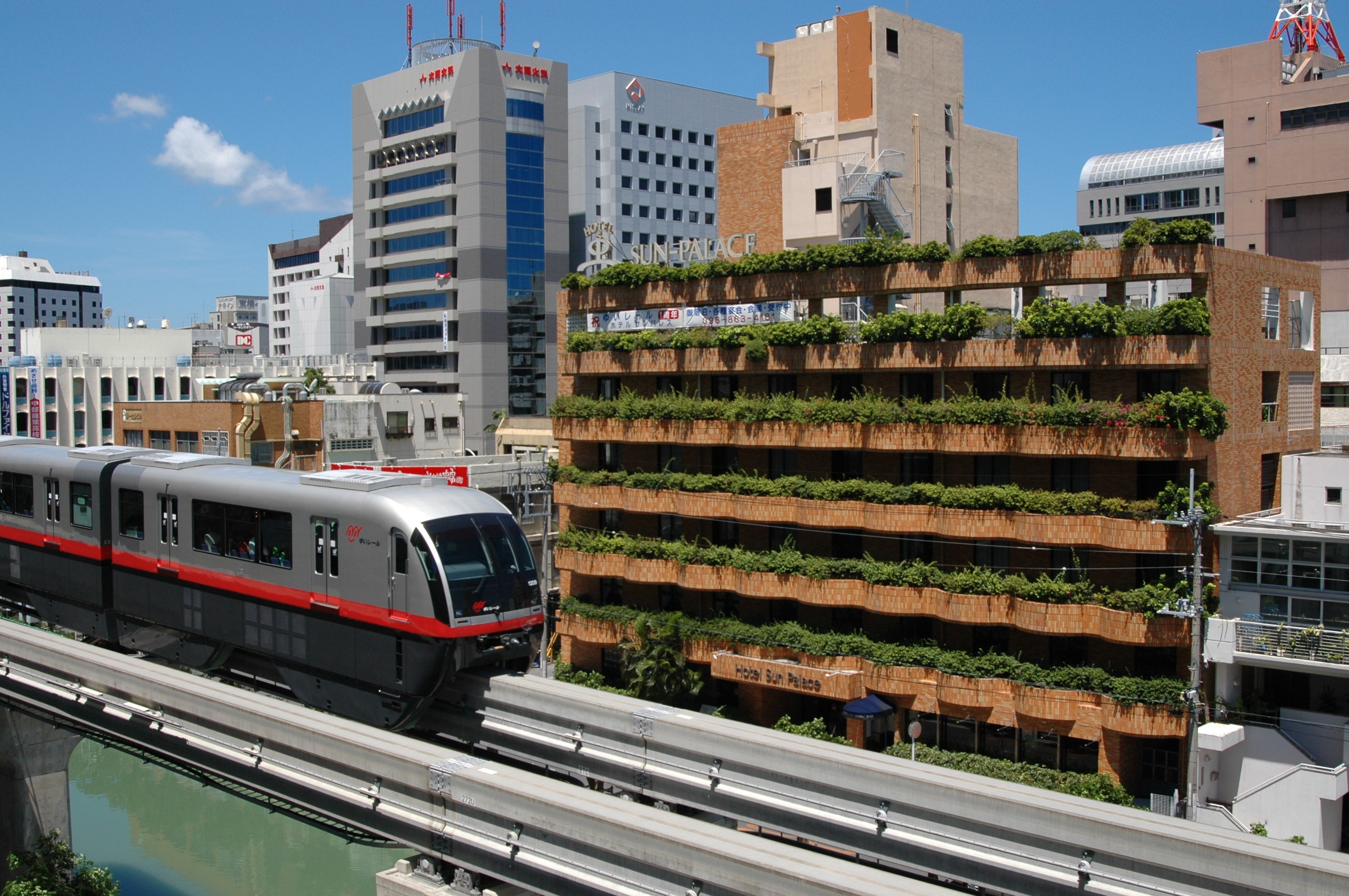 ホテルサンパレス球陽館の評判は？琉球朝食と駅前立地の魅力を徹底解剖