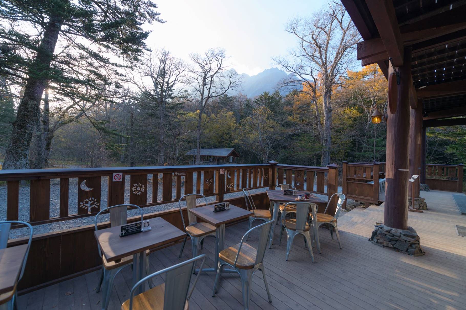 標高2000メートルの革命：日本の「山小屋」が世界のアウトドア通を惹きつける2026年の最前線