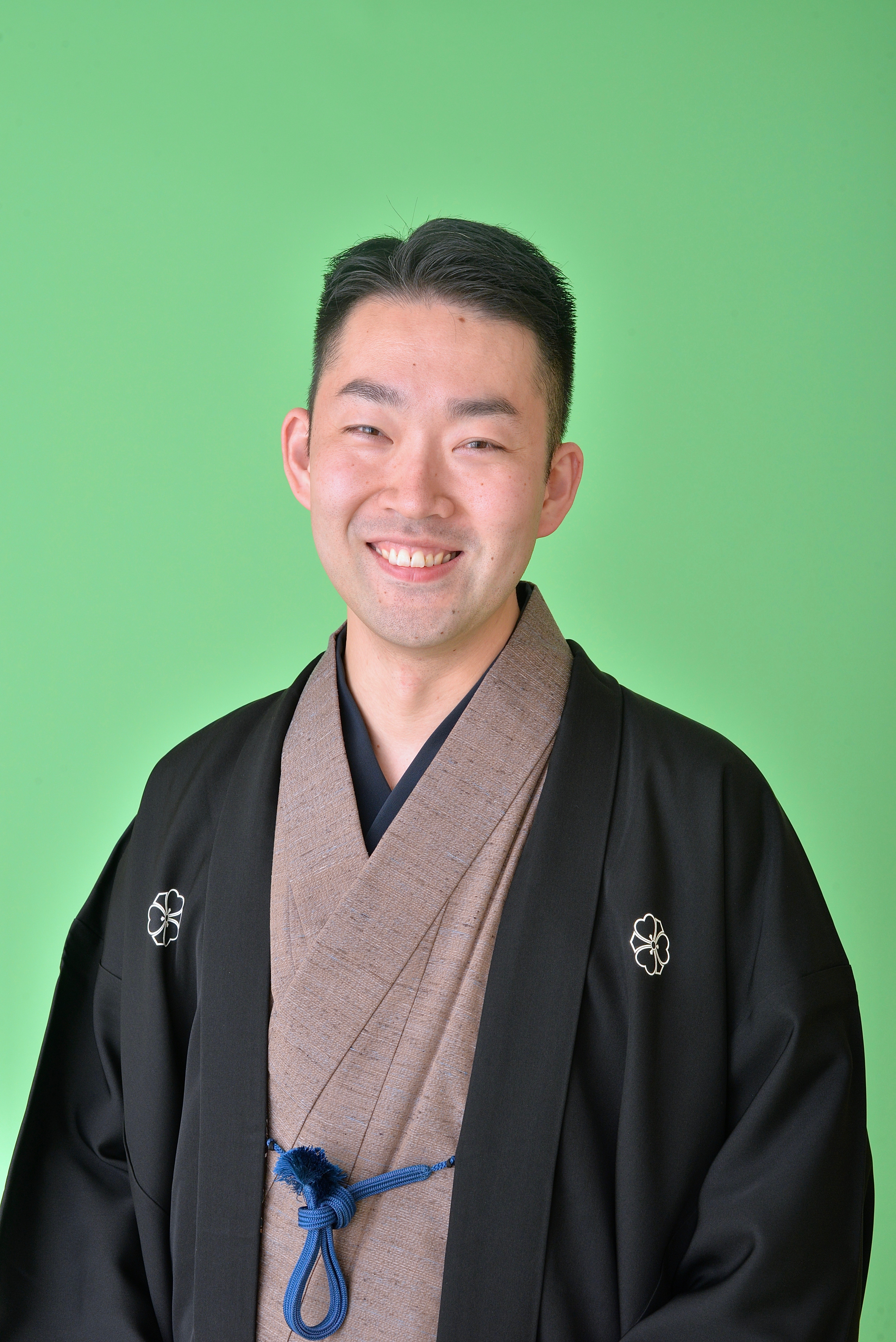 柳家小もんの人気の秘密と経歴！本名や師匠・小里んとの絆を徹底解説