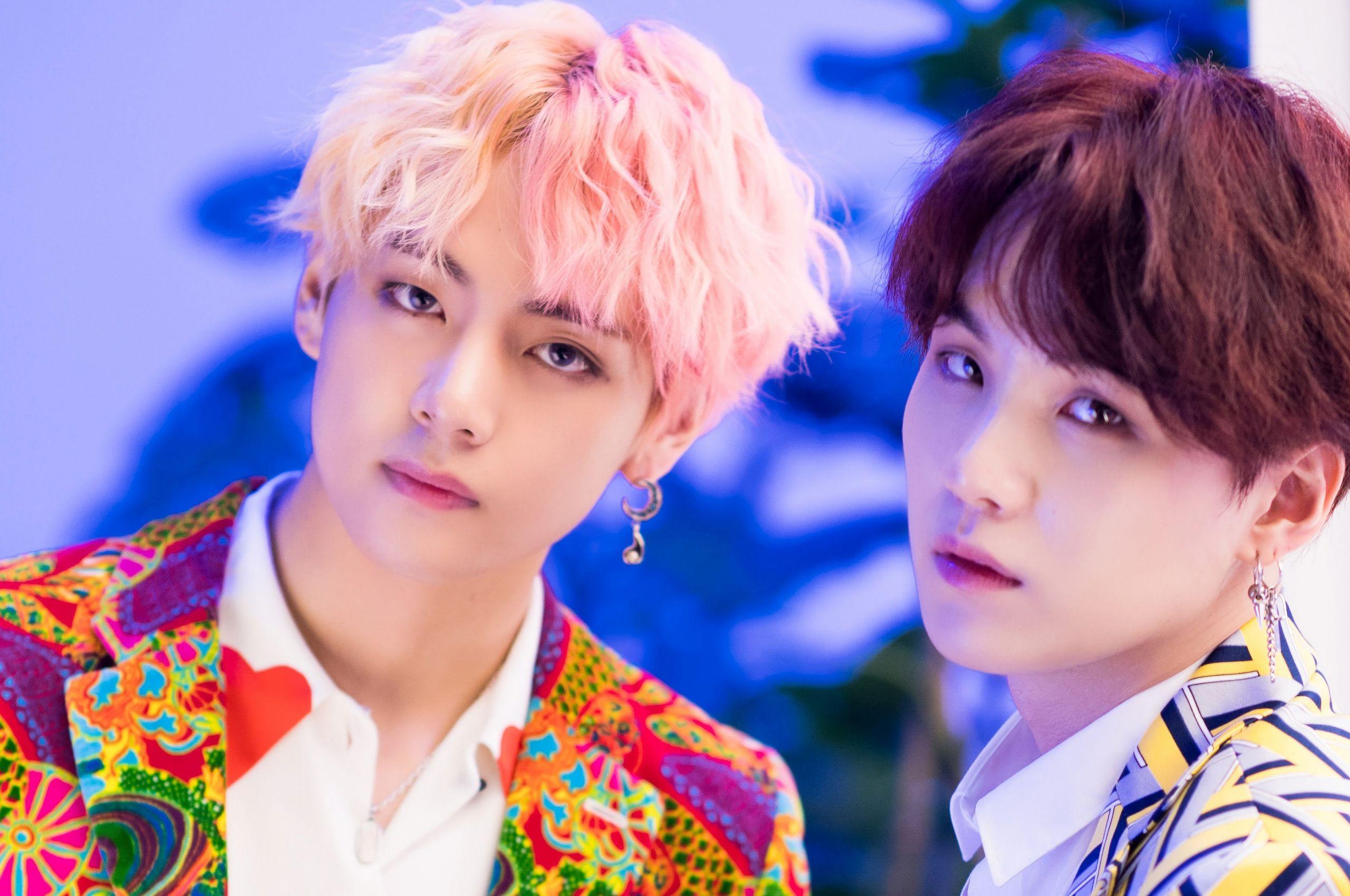 Bts Suga and v Cute