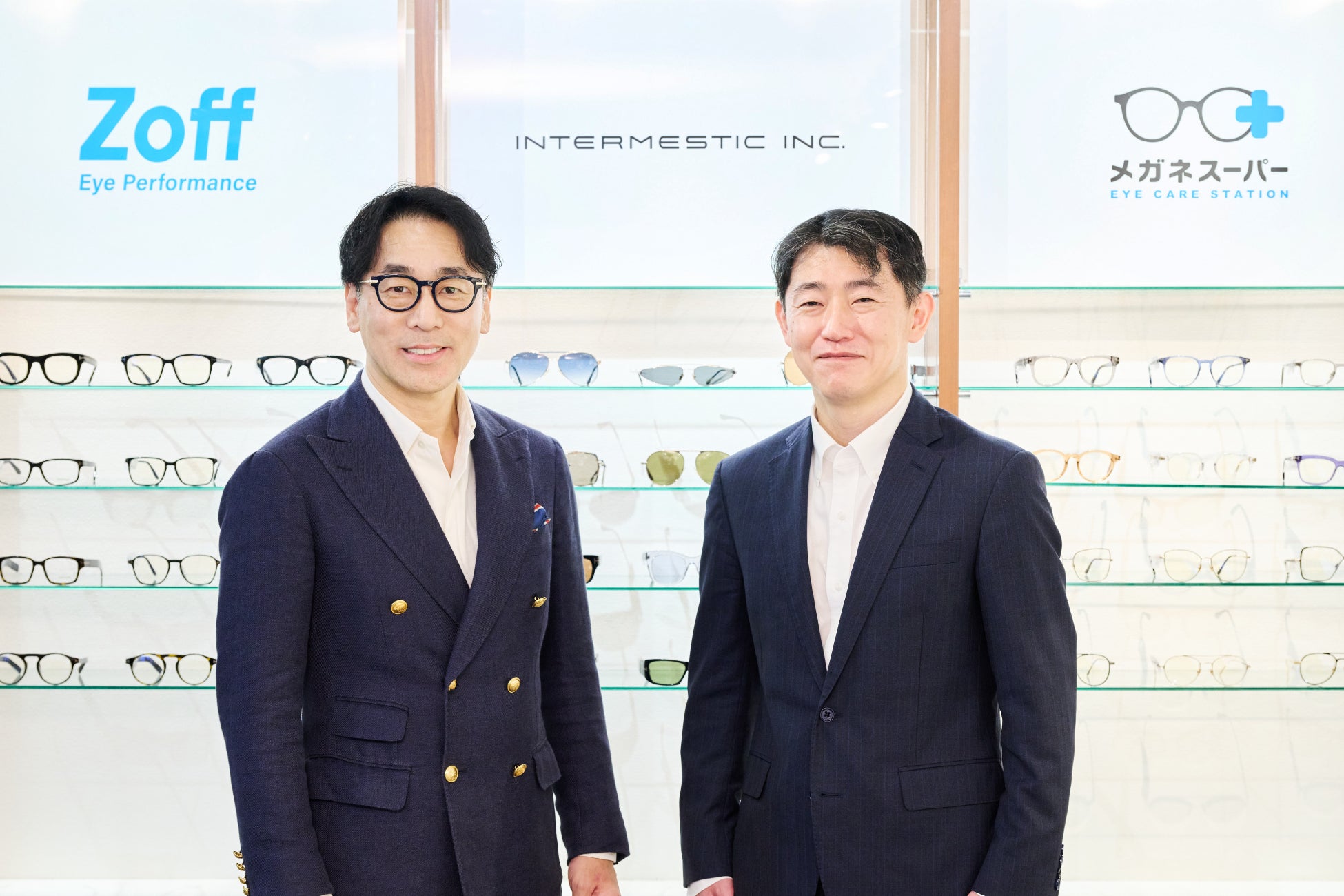 メガネスーパーとZoffの違いを徹底比較！買収劇の真相と賢い選び方