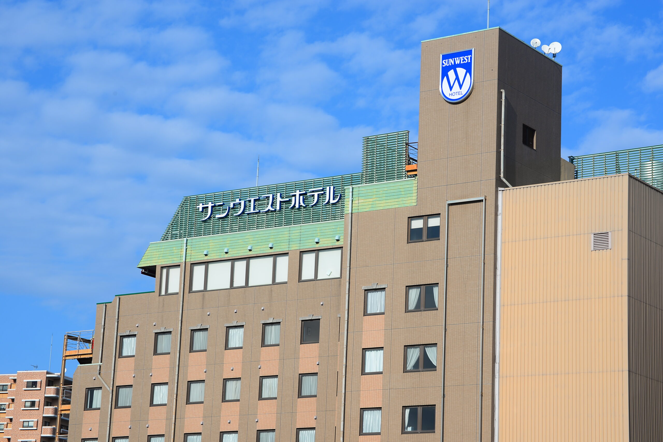サンウエストホテル佐世保の口コミ真相｜朝食バイキングと駐車場を徹底検証