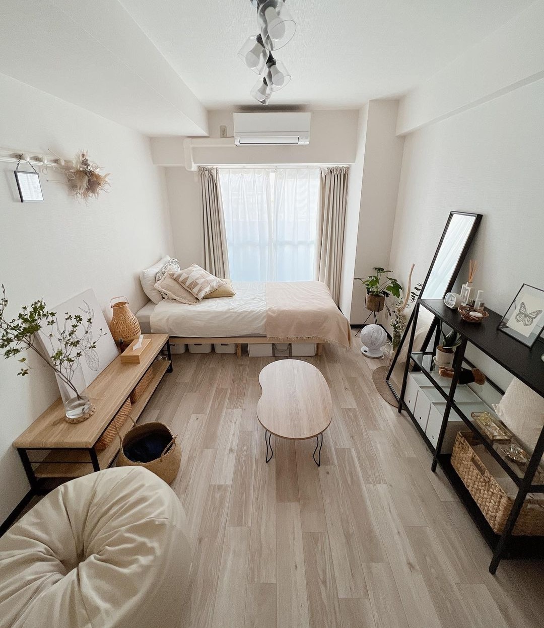 8畳の部屋は本当に狭い？プロが教えるベッド・ソファ配置の正解【完全版】