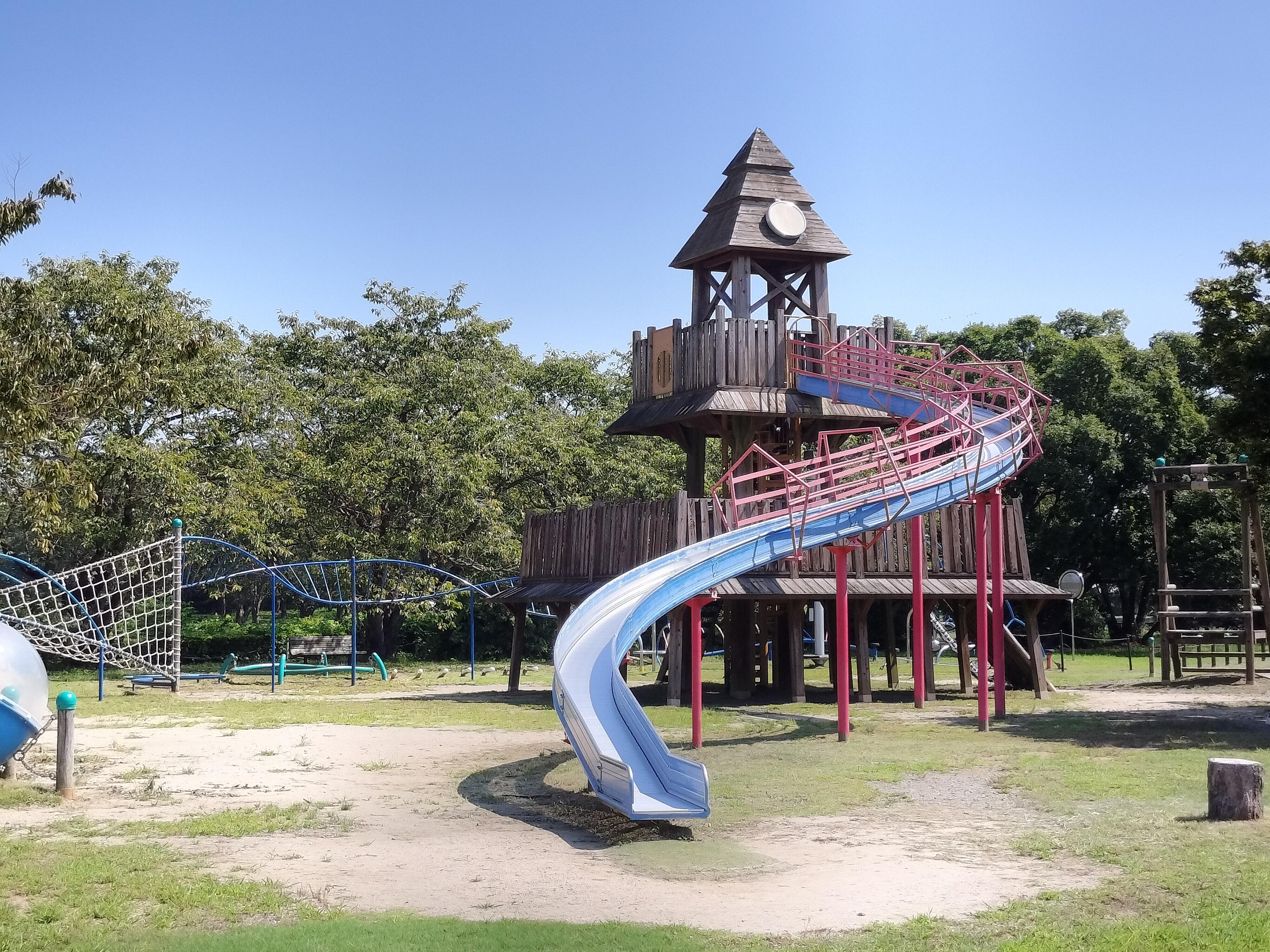 滋賀県立びわ湖こどもの国は本当に入園無料？巨大遊具や混雑回避ワザを徹底解説