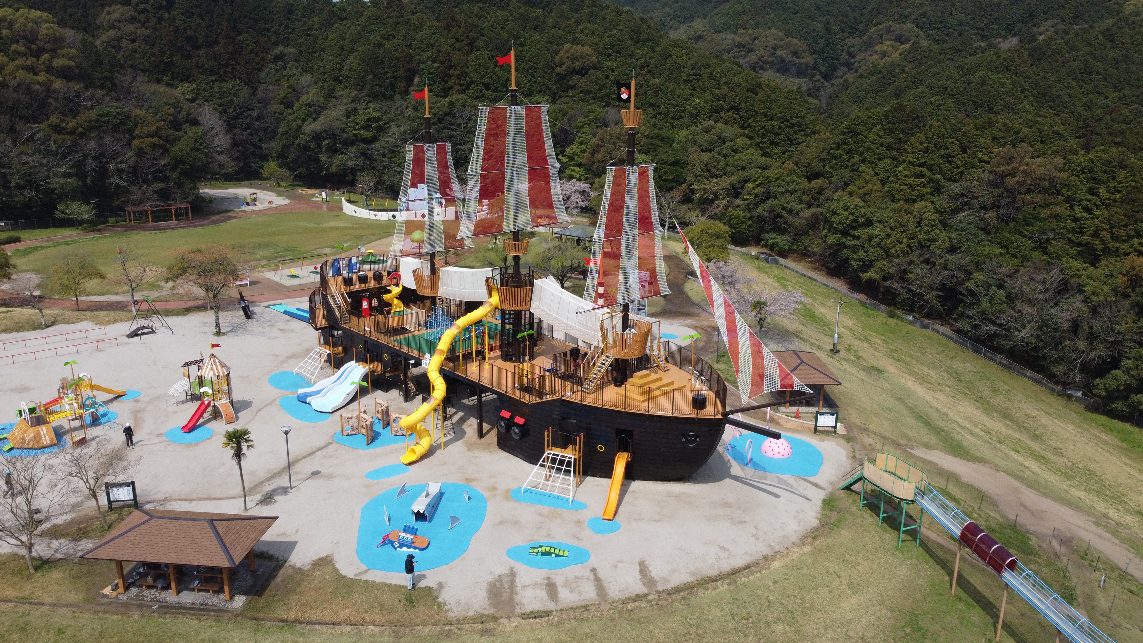 筑紫野総合運動公園の巨大船遊具と駐車場混雑の回避術を徹底解剖