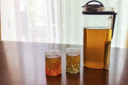 水出し麦茶は作って何日まで安全？2026年最新の食中毒対策と「傷んだサイン」の見分け方