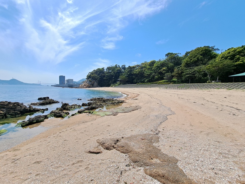 三軒屋海岸の現在と利用ルール｜釣り・サーフィン情報と危険箇所の真実