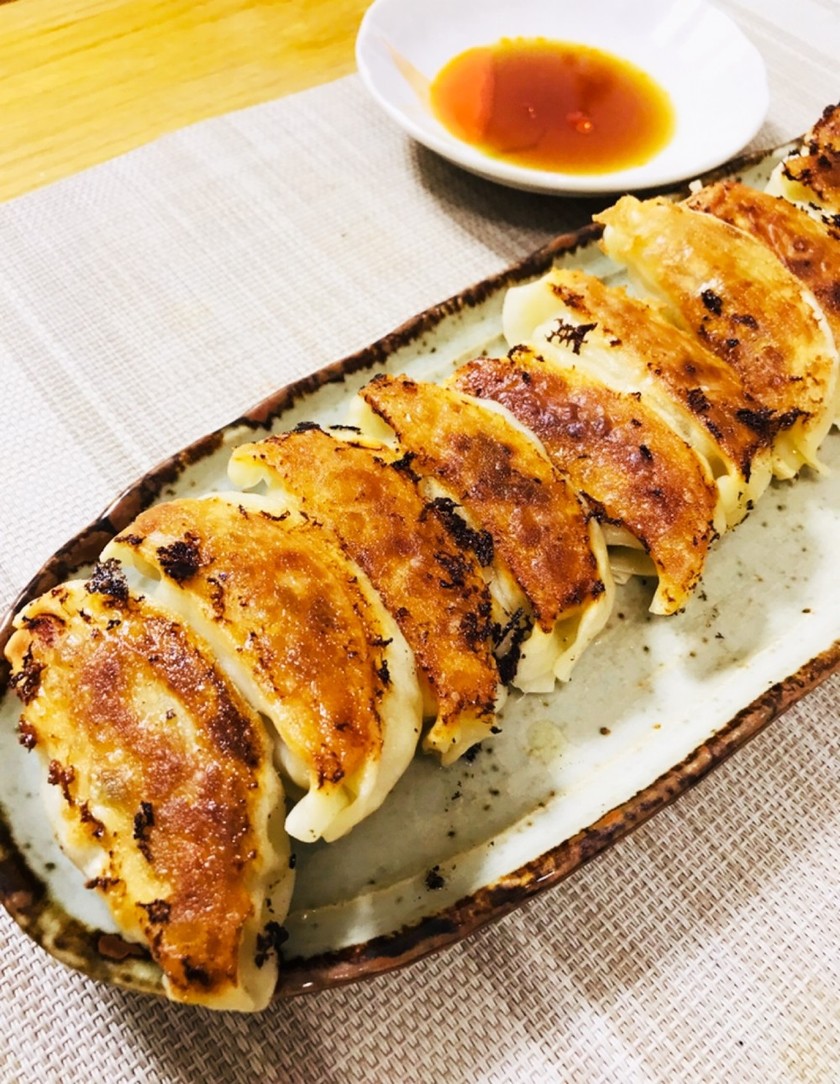 生餃子の焼き方で失敗ゼロ！名店級パリパリ羽根つきに仕上げるプロ直伝技