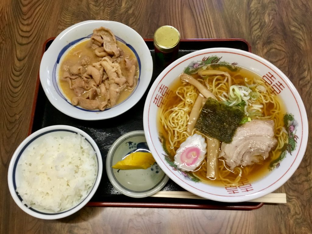 なぜ今「駅前食堂」が熱い？昭和レトロな隠れた名店と絶品定食の真相