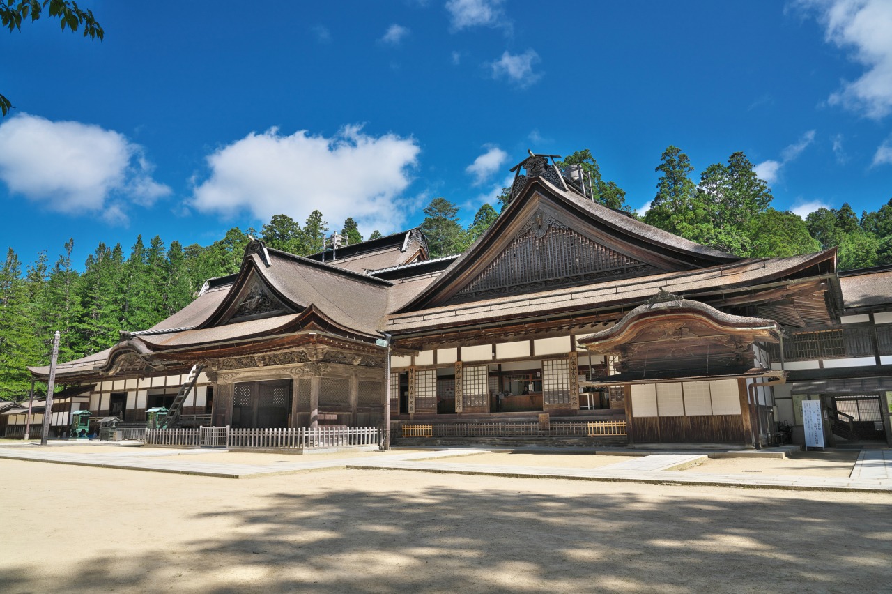 高野山金剛峯寺の全貌解剖｜日本最大級の石庭と襖絵が放つ引力