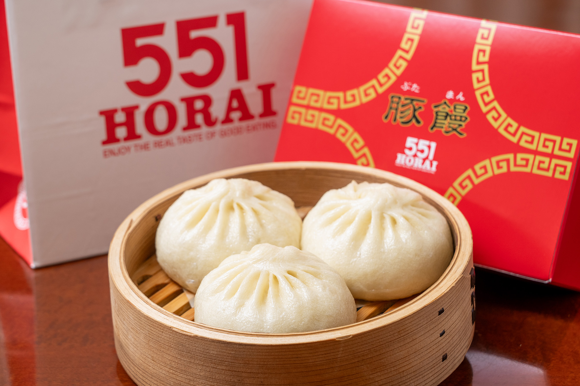【2026年最新】行列の絶えない「551蓬莱 なんばウォーク店」を徹底解剖！混雑を回避して出来立て豚まんを手に入れる裏ワザ