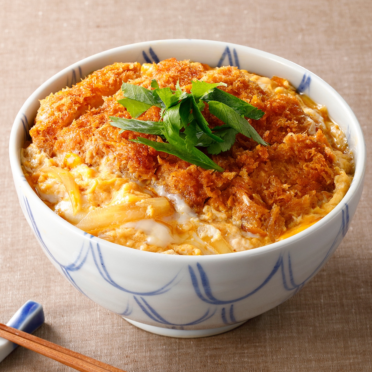 火を使わず5分！レンジで極上カツ丼を作る黄金比率とプロの裏技