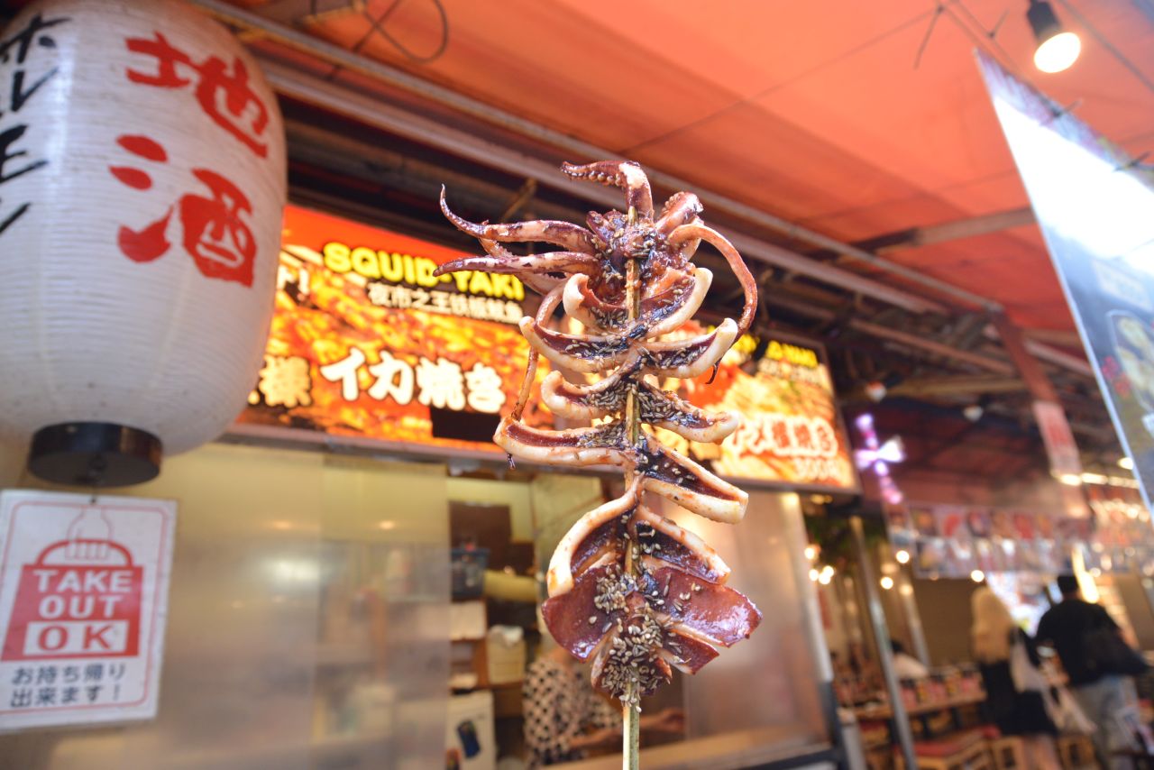 【2026最新】アメ横食べ歩きで絶対に外せない名店＆混雑回避の裏技とは？