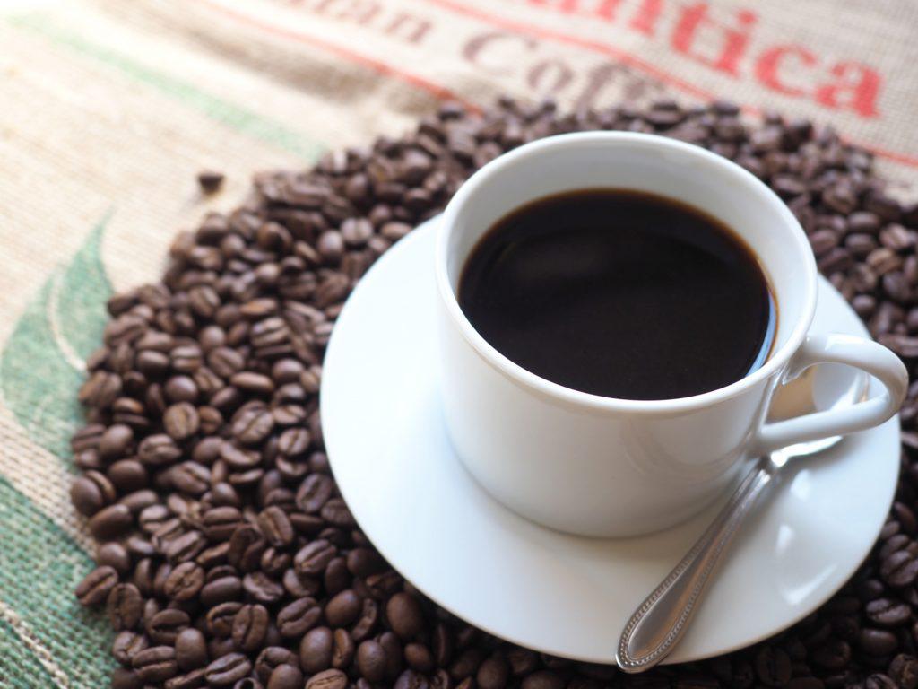 コーヒーでお腹が痛くなる理由とは？胃痛と下痢を防ぐ緊急対処法