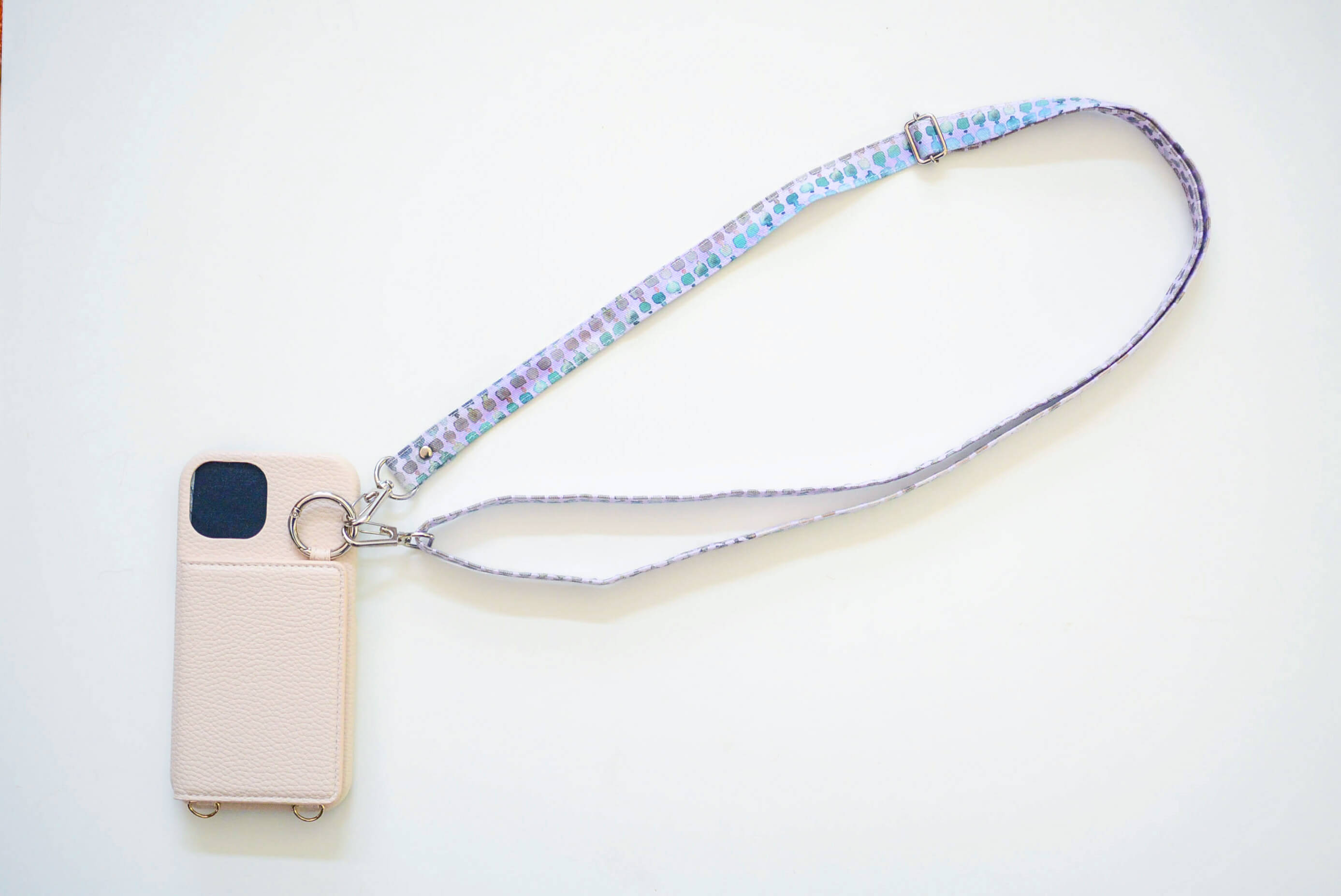 100均で驚きの高見え！プロが教えるショルダーストラップの作り方徹底解説