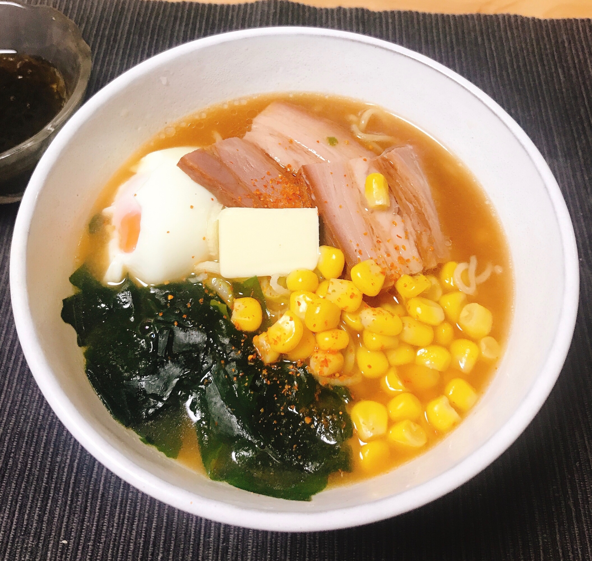 プロが教えるサッポロ一番味噌ラーメンアレンジで名店級の味に激変する方法