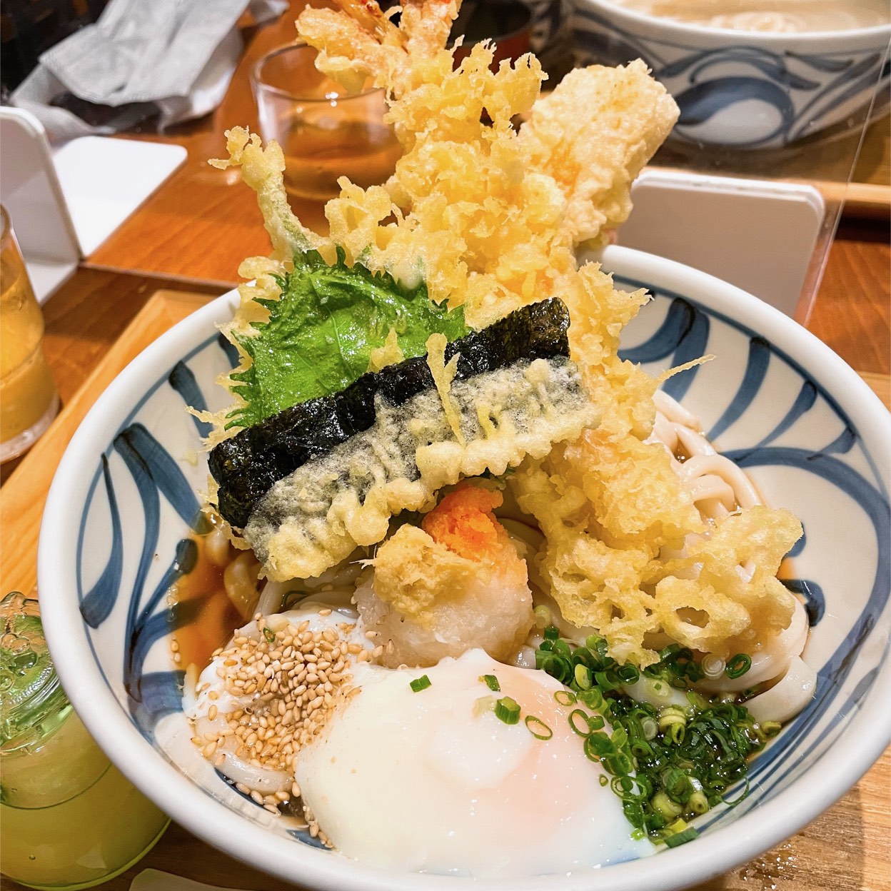 うどん棒大阪店が梅田で絶賛される理由｜待ち時間と名物を徹底解剖