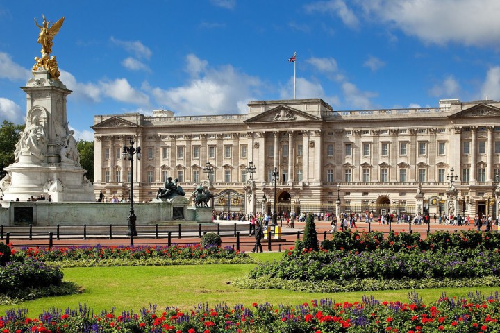 How Much Is Buckingham Palace Worth