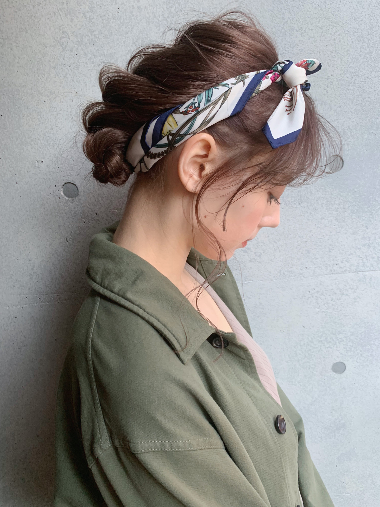 もう野暮ったく見えない！頭のおしゃれなバンダナ巻き方＆崩れないプロ直伝テク