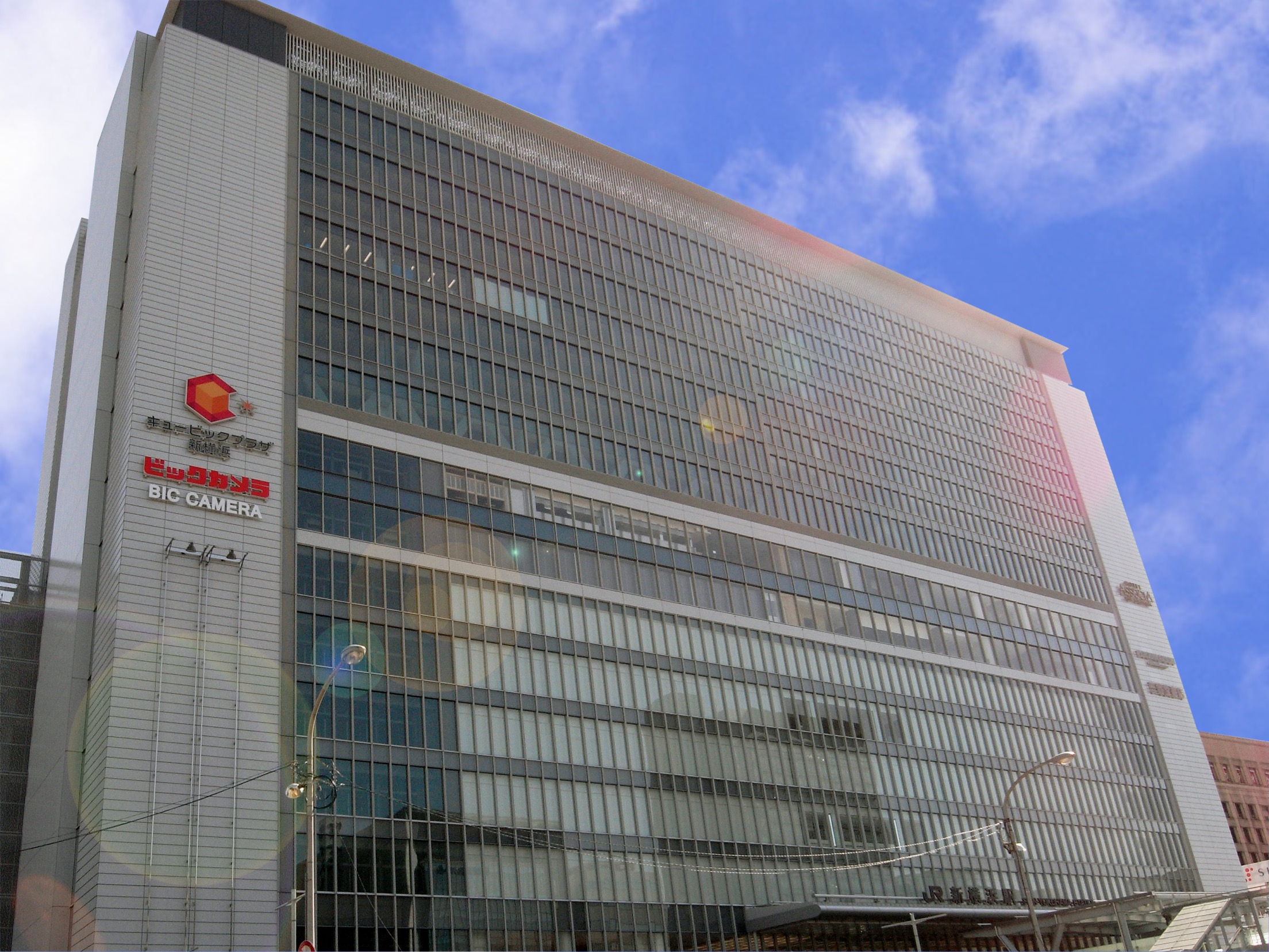 ビックカメラ新横浜店の実力検証！駅直結の利便性と賢い活用術