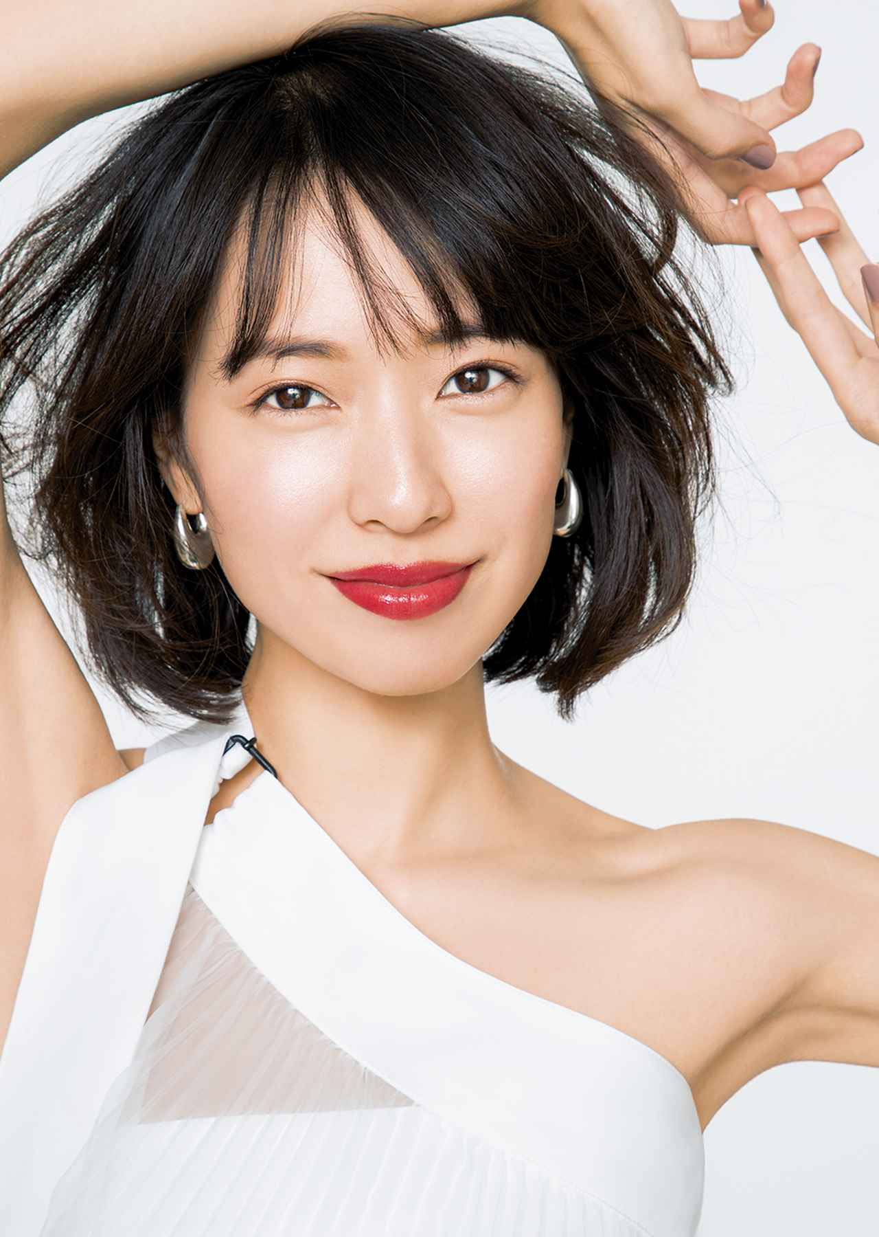 戸田恵梨香のネットの噂はなぜ浮上？衣装の真相と経歴・最新情報
