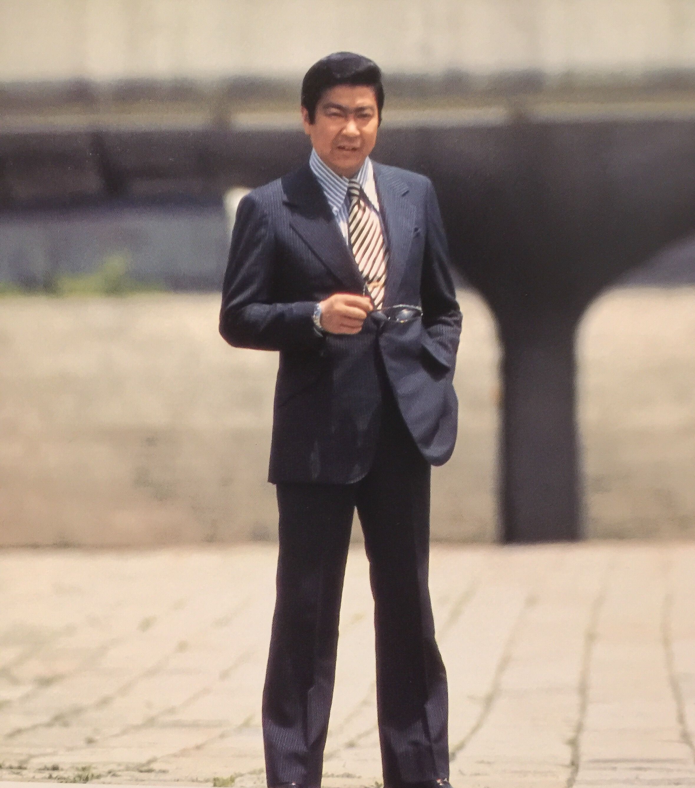 石原裕次郎の身長180Cm説は本当か？共演者比較で迫る伝説の真実