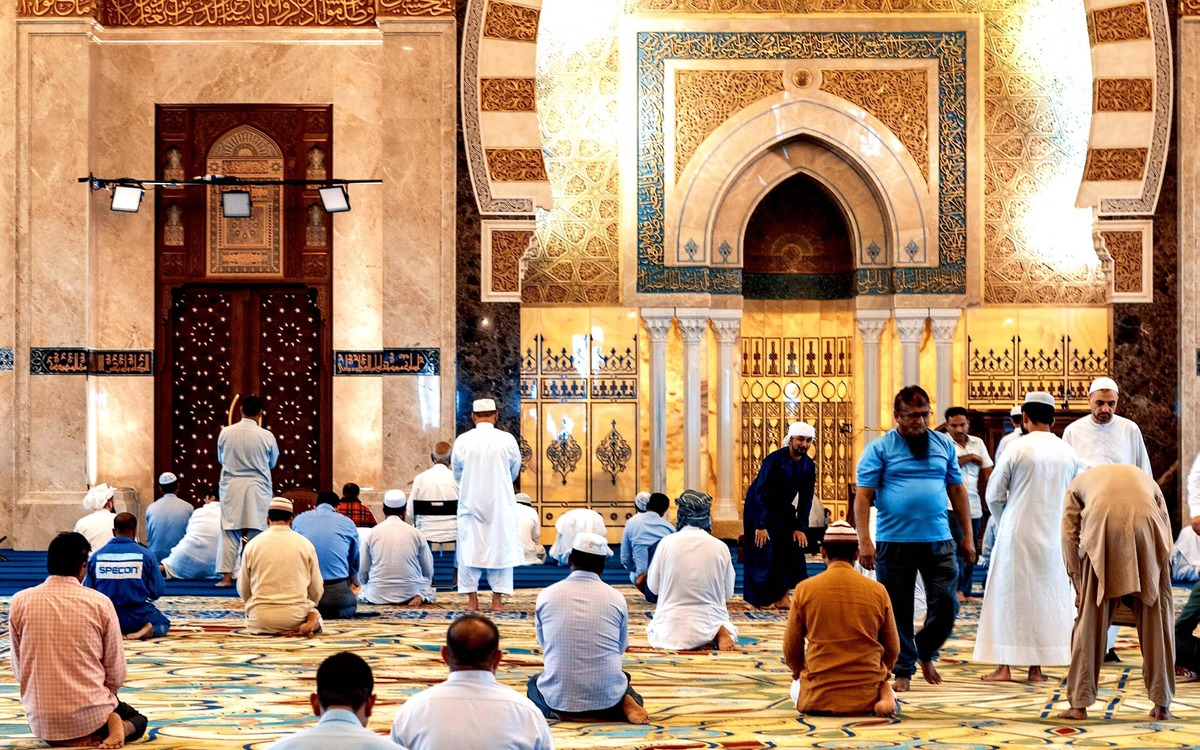 イスラム教の戒律と真実｜なぜ豚肉禁止？断食の理由から日本での現状まで