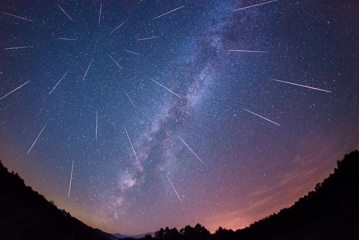 2026年オリオン座流星群の極大時間と方角！月齢好条件の観測ガイド