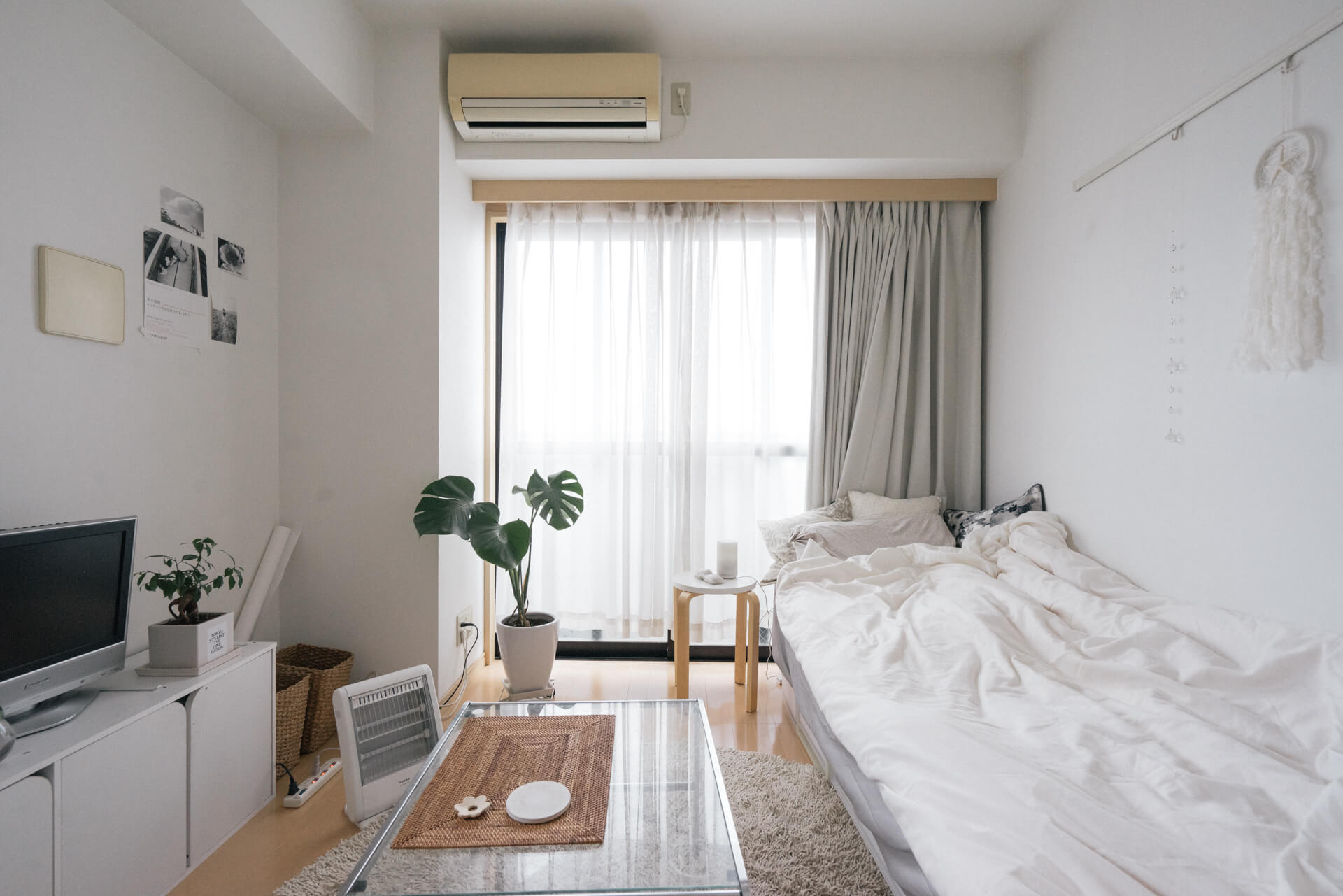 6畳一人暮らし女子の部屋作り！シンプルで劇的に広く見せる配置の正解