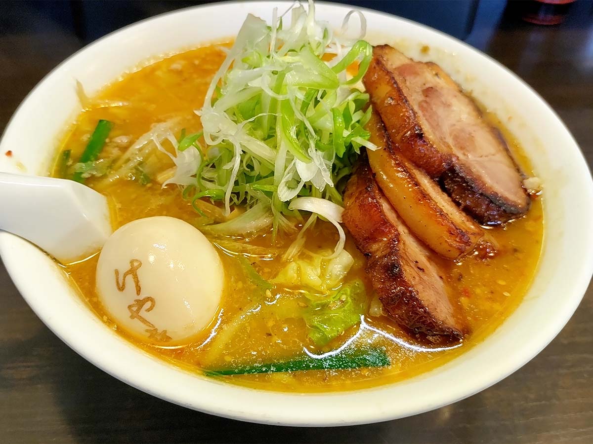 なぜ深夜に行列？けやきすすきの本店の混雑回避術と人気メニュー徹底解説