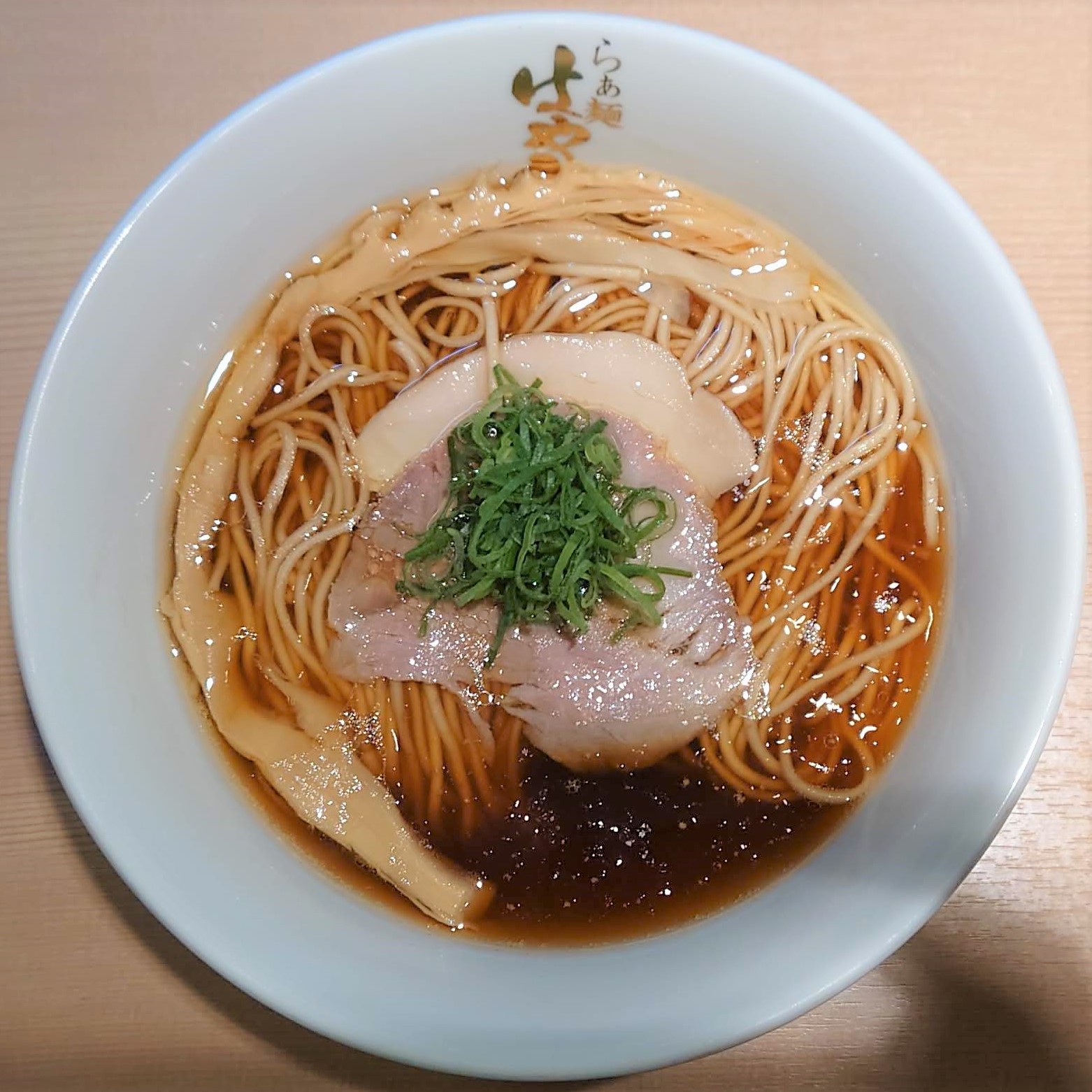 らぁ麺はやし田新宿本店を行列ルポ！鴨×大山鶏スープと混雑回避術