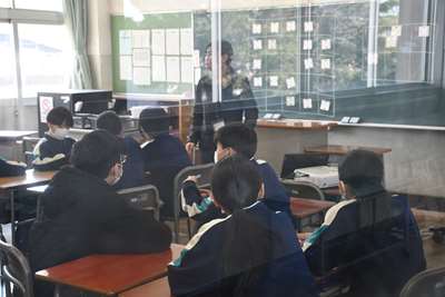 【ルポ】伝統とAiが交差する教室。会津若松市立第五中学校が示す「地方公立校」の新たな生存戦略