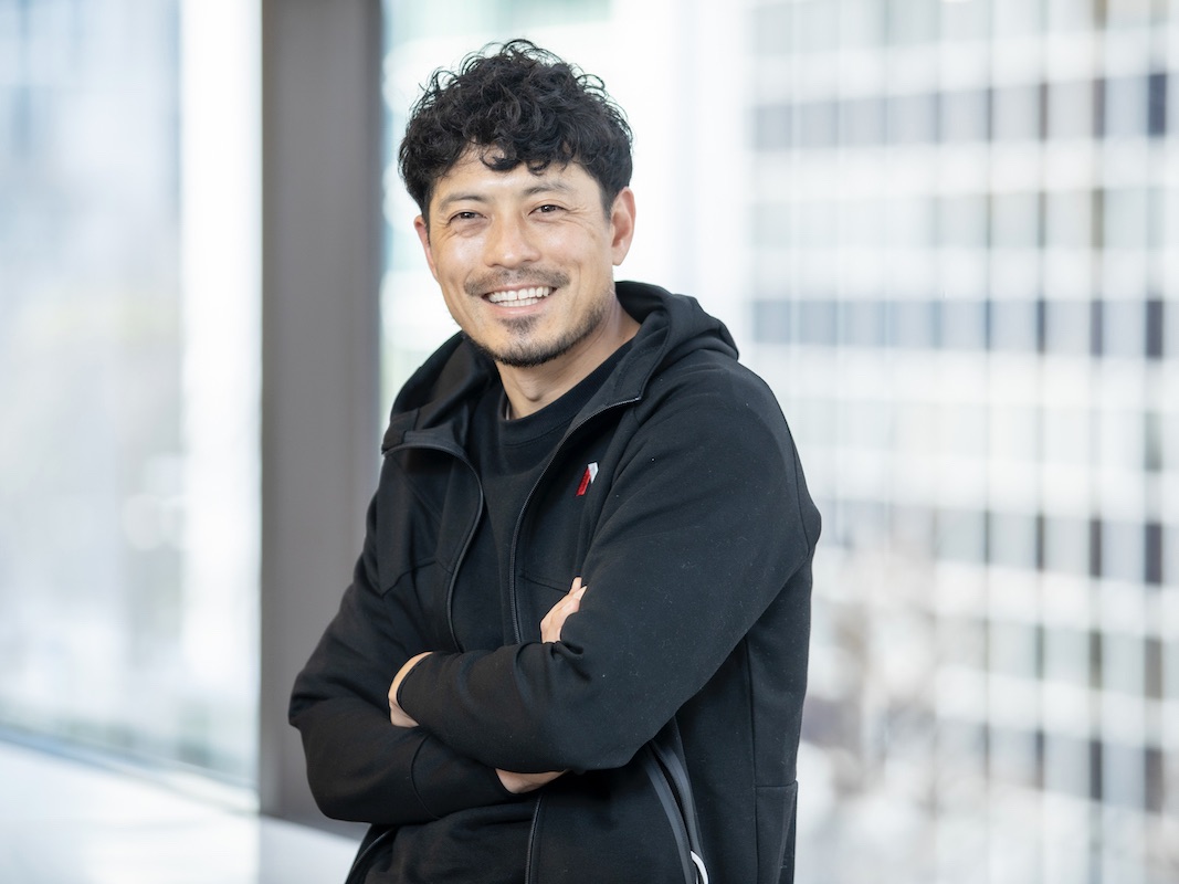 ピッチからバイオラボへ。元日本代表・鈴木啓太が腸内細菌研究で仕掛ける「コンディショニング革命」の最前線