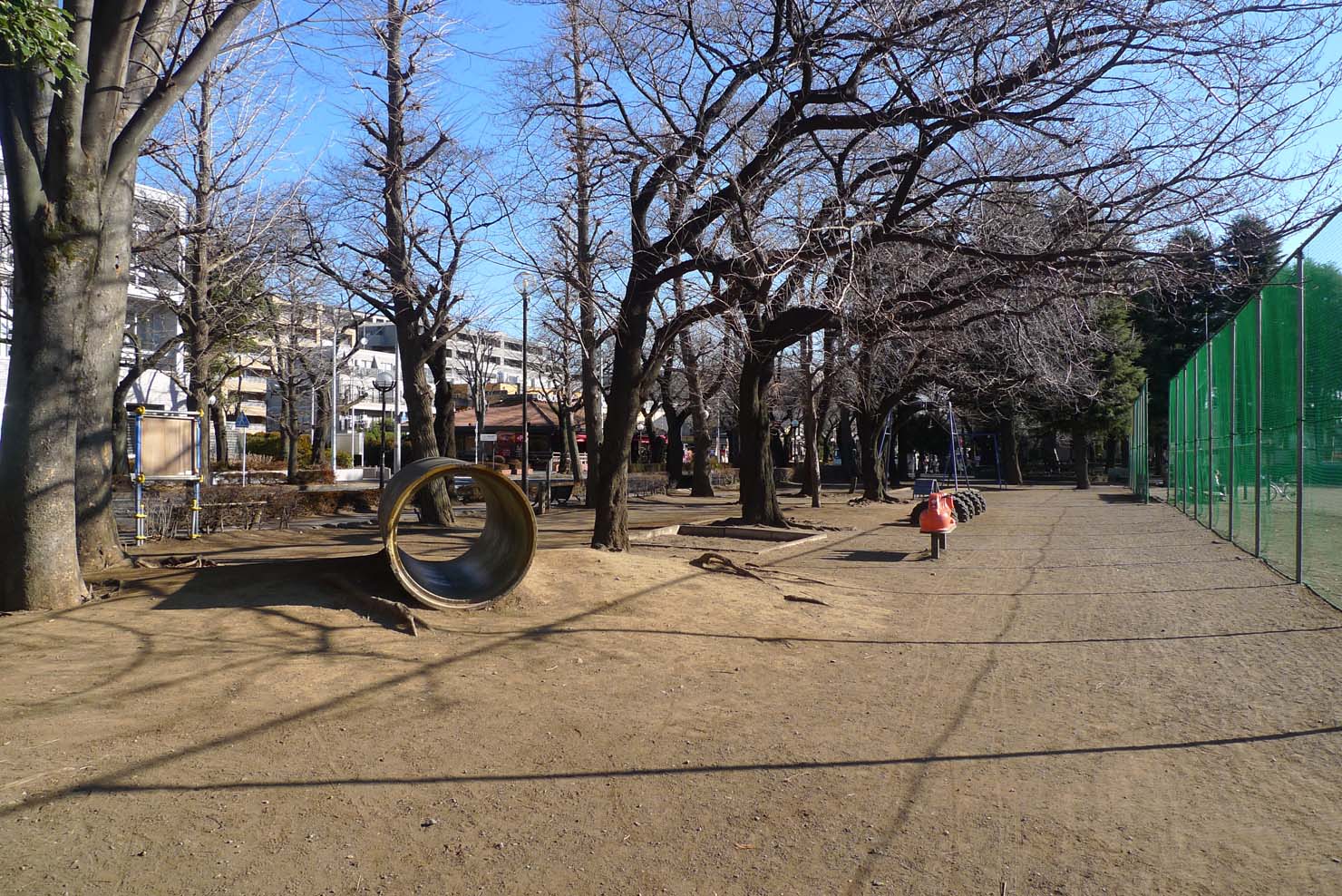 本物のSlと憩いの広場！谷保第三公園の魅力と駐車場事情を徹底解剖