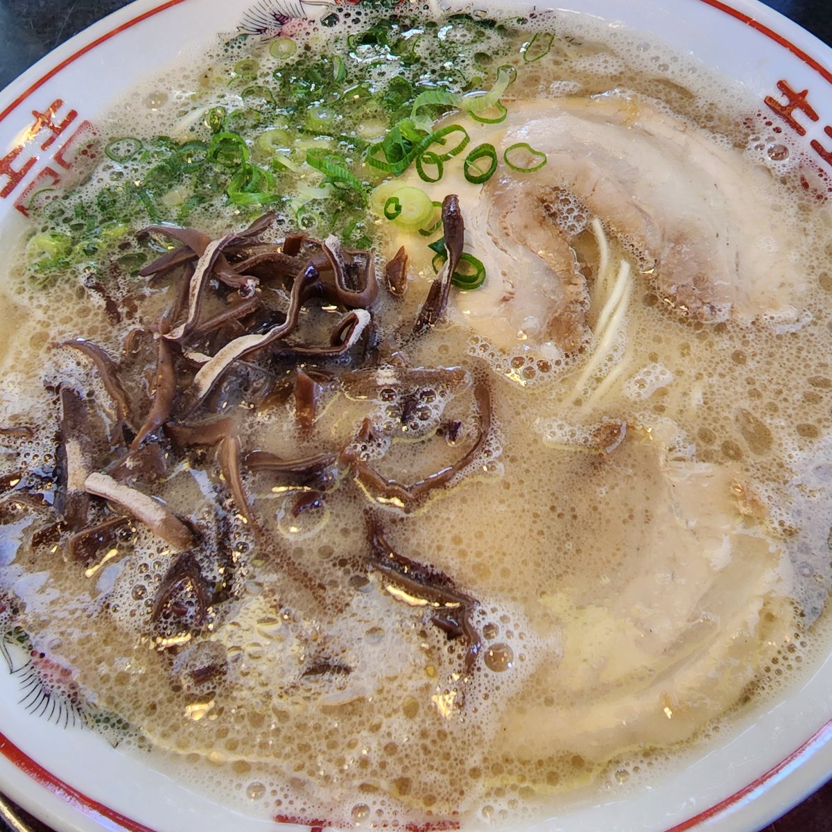 四日市「博多ラーメンなみへい」徹底解剖！整理券攻略と極上豚骨の秘密