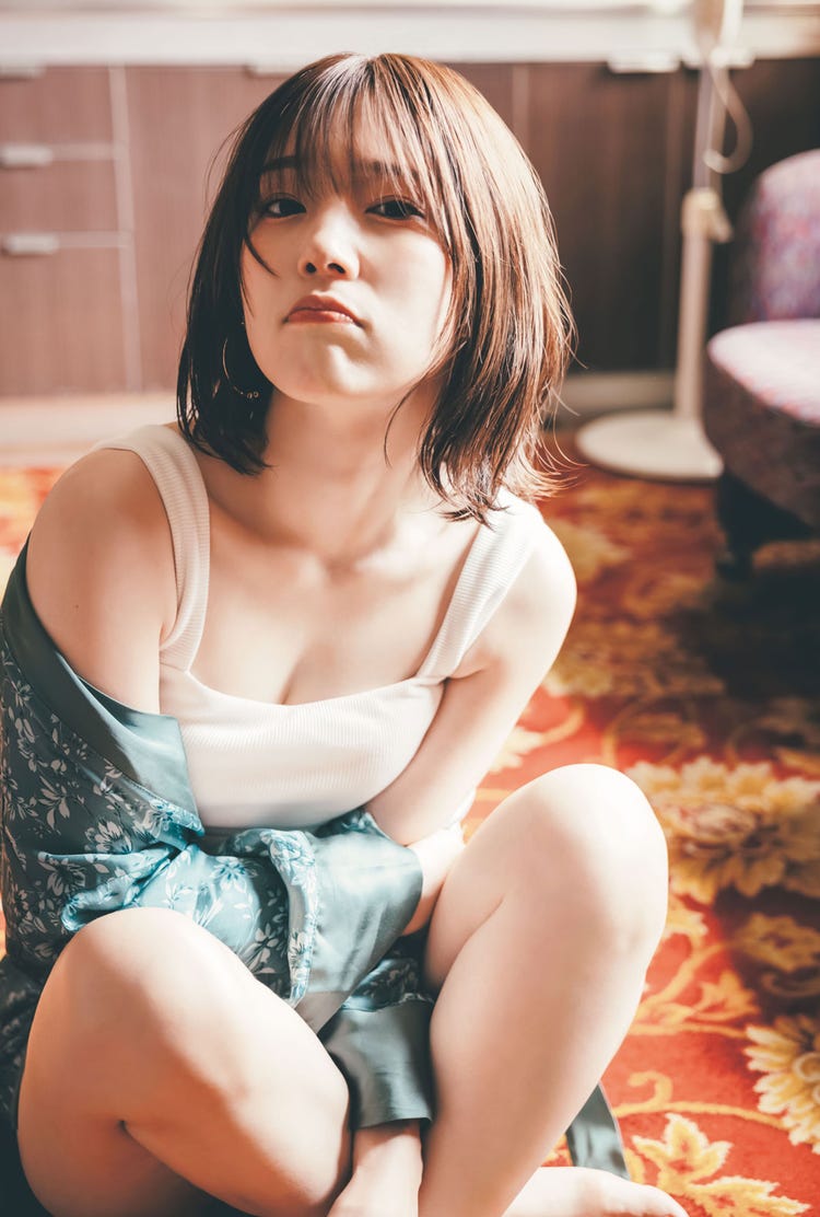 内田真礼の抜群スタイルと美の秘密！推定カップ数や写真集の魅力を徹底解剖